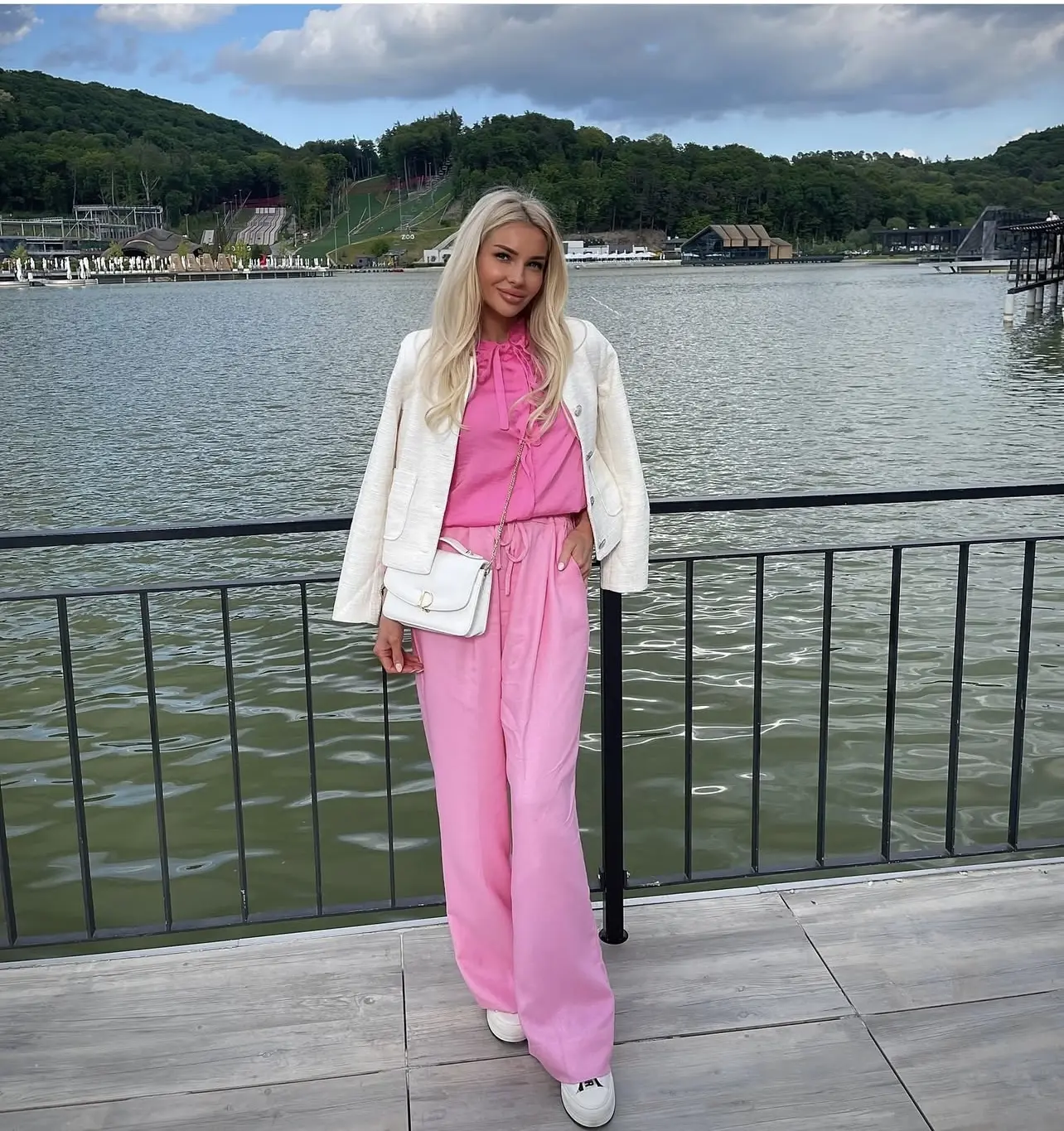 Ilona celebs go dating girls