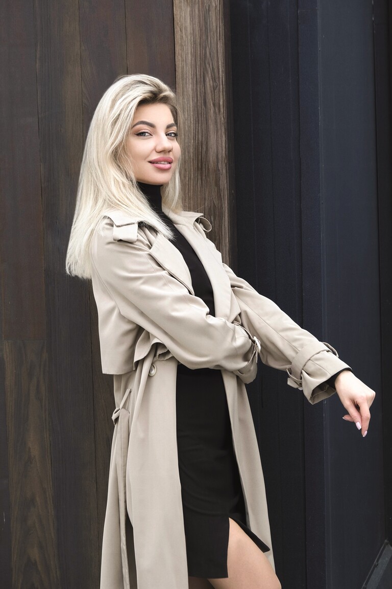 Karina russische frauen kleidungsstil